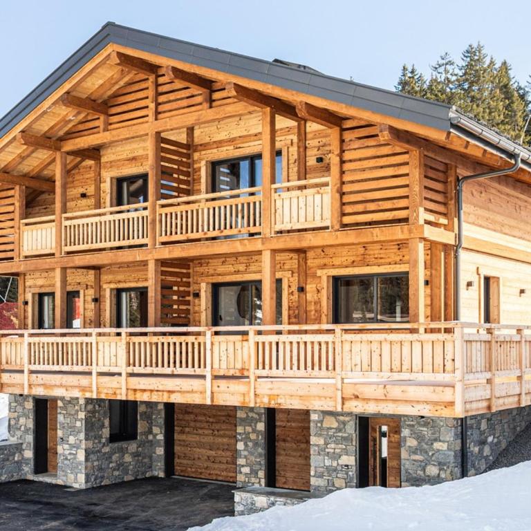 Demi-chalet haut de gamme 3 chambres à La Clusaz avec vues superbes - FR-1-459-243 - Chalet - 1