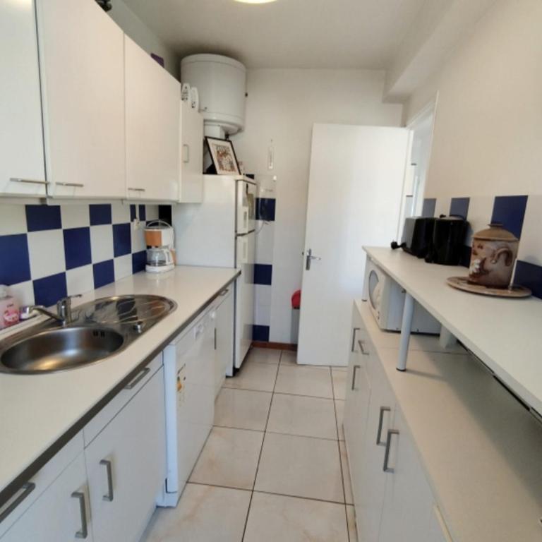 T3 confortable avec terrasse et parking à 100m de la plage, pour 6 personnes à Narbonne-Plage - FR-1-795-64 - Apartamento - 12