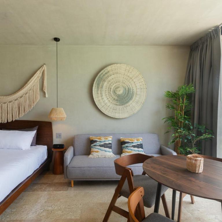 Piece of Paradise 2 Bedroom Apartment Private Pool 212 - Two-Bedroom Apartment with Private Pool - 2