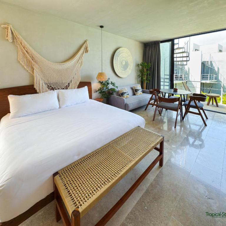 Piece of Paradise 2 Bedroom Apartment Private Pool 212 - Two-Bedroom Apartment with Private Pool - 4