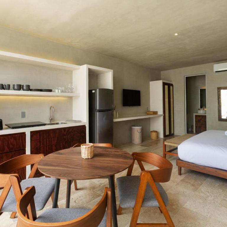 Piece of Paradise 2 Bedroom Apartment Private Pool 212 - Two-Bedroom Apartment with Private Pool - 9