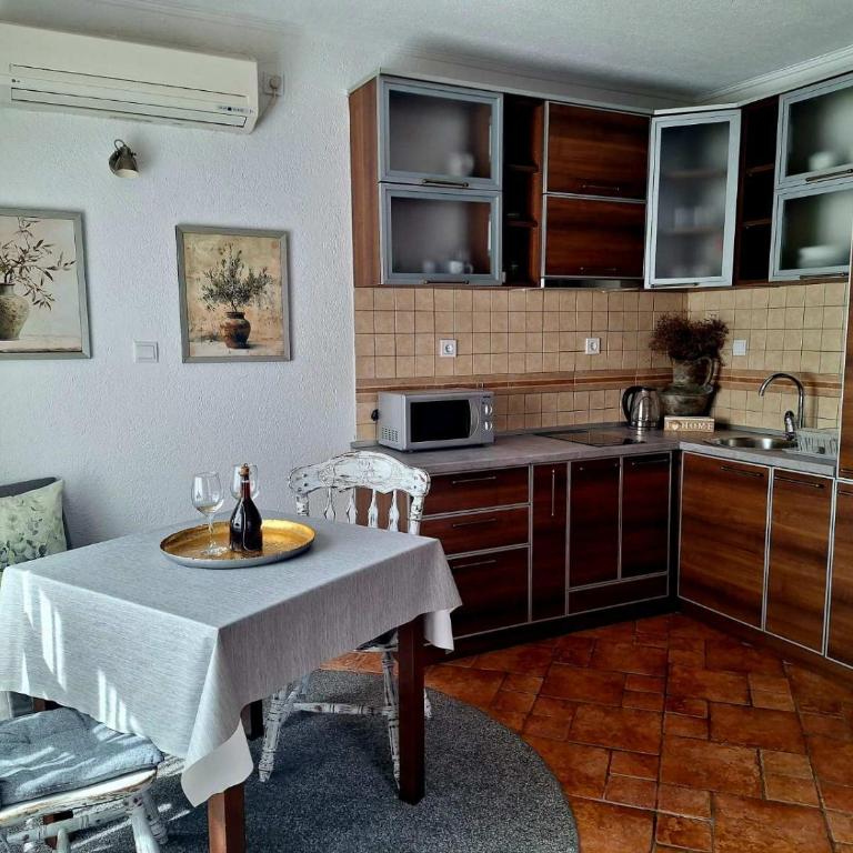 City House Apartments - Studio sa Terasom - 9