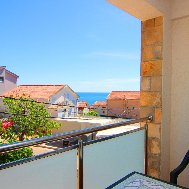 Mila & Aleksandr Apartments - Apartman s 1 Spavaćom Sobom i Balkonom - 2