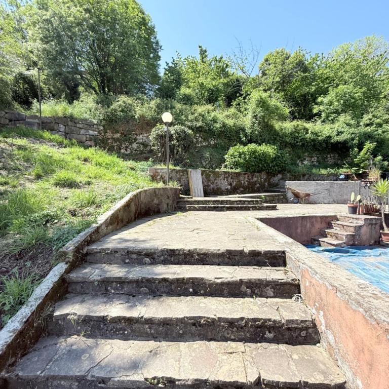 Apartment for 6 people in a natural area - residential hillside neighborhood in La Spezia - 15 minutes from the train station - Val di Vara and Cinque Terre hiking trails - Two-Bedroom Apartment - 19