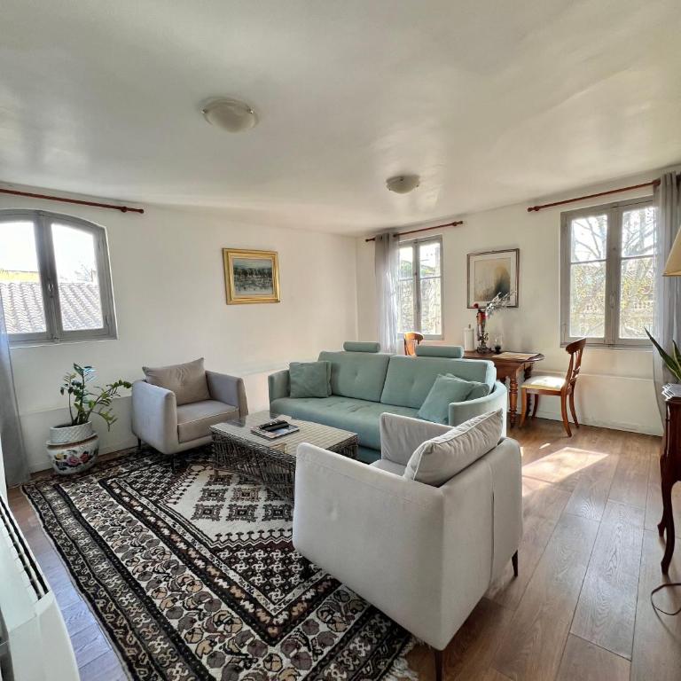 RÉNOVÉ, vue SUR Palais des Papes, terrasse et WIFI TROISIEME ETAGE - Apartment mit 1 Schlafzimmer - 5