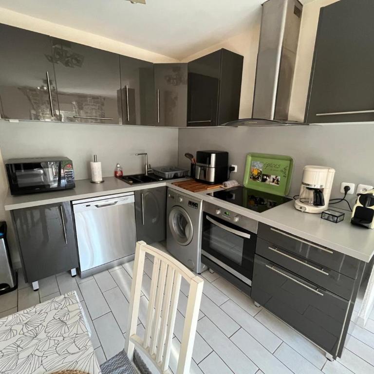 Rez de Villa Pébrier - Appartement 1 Chambre - 9