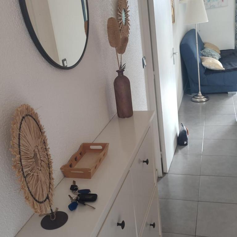 T2 coquet proche plages, port et centre ville - One-Bedroom Apartment - 3