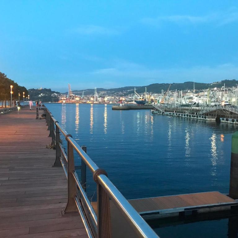 Piso céntrico de 5 dormitorios con garaje en Vigo - Apartment mit 5 Schlafzimmern - 10