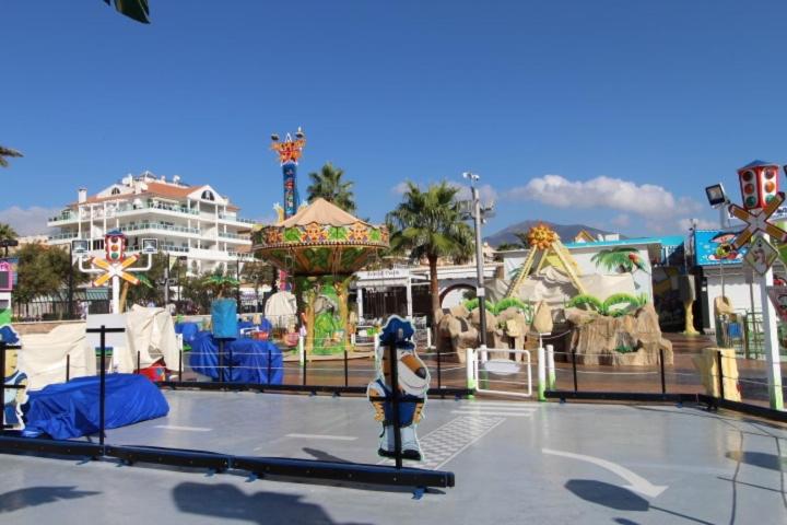 Centro y playa - Two-Bedroom Apartment with Garden View - 30