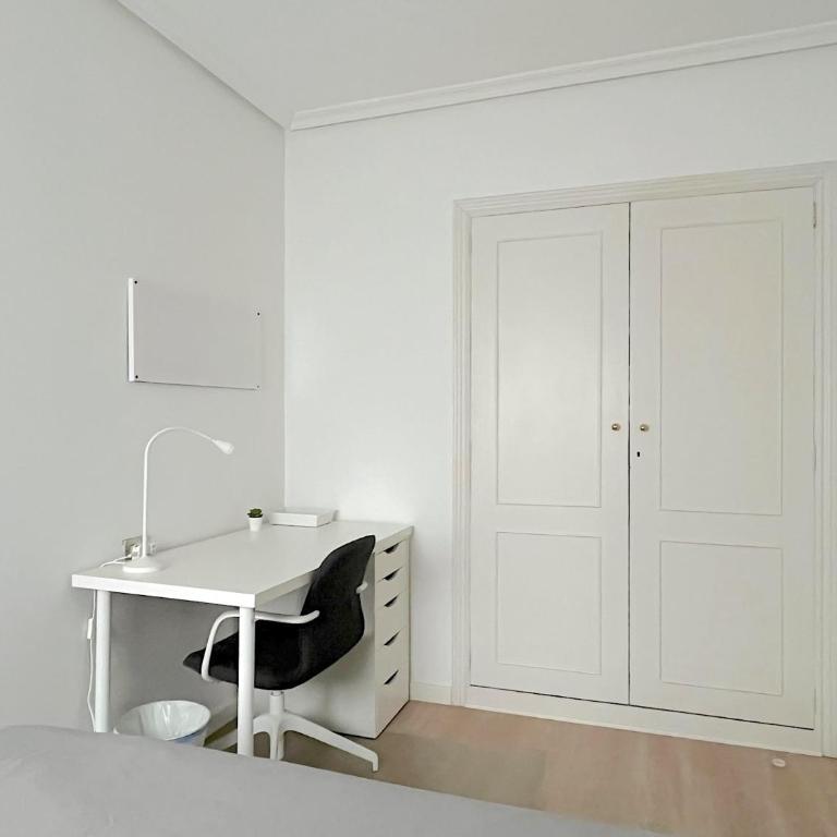 Piso céntrico de 5 dormitorios con garaje en Vigo - Apartment mit 5 Schlafzimmern - 43