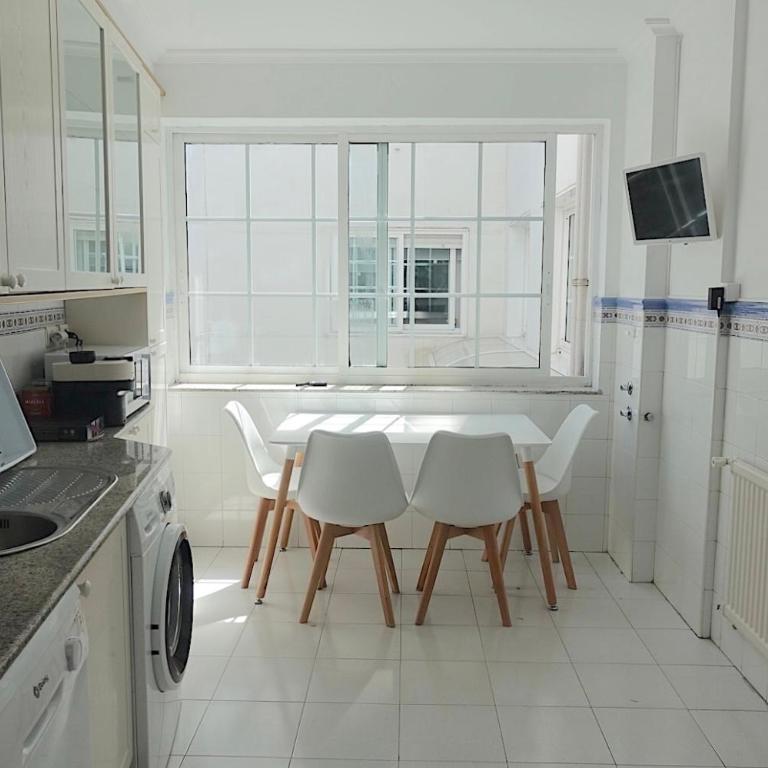 Piso céntrico de 5 dormitorios con garaje en Vigo - Apartment mit 5 Schlafzimmern - 46