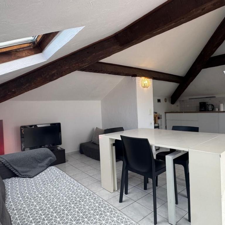 Reine des Mers - Four-Bedroom Penthouse Apartment - 19