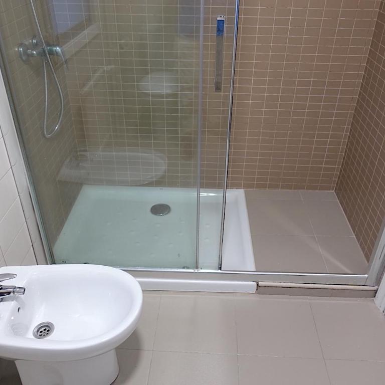 Piso céntrico de 5 dormitorios con garaje en Vigo - Apartment mit 5 Schlafzimmern - 61