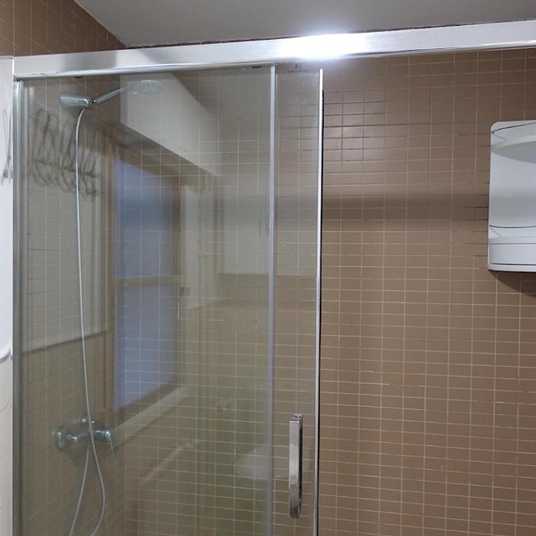 Piso céntrico de 5 dormitorios con garaje en Vigo - Apartment mit 5 Schlafzimmern - 62