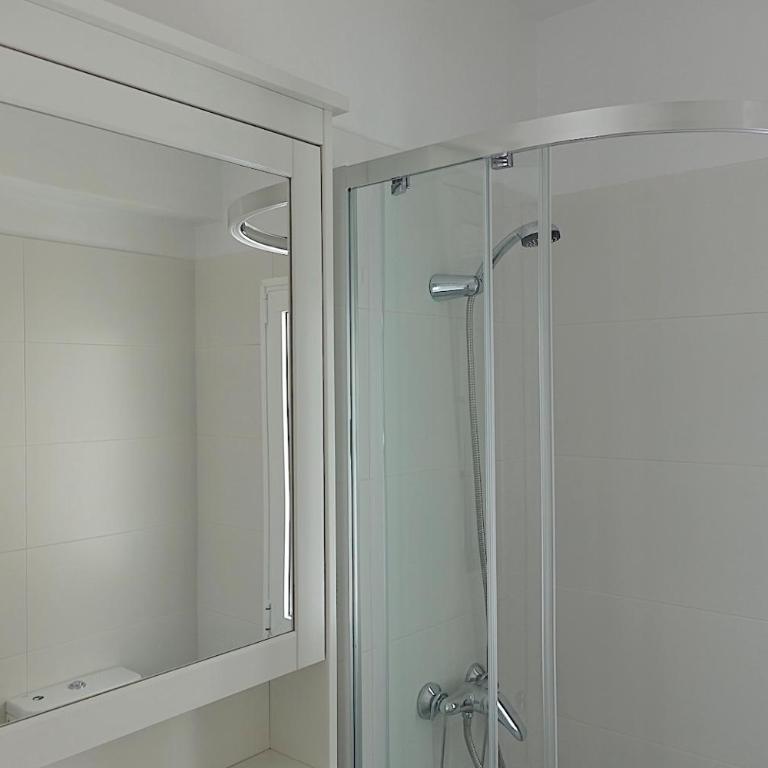 Piso céntrico de 5 dormitorios con garaje en Vigo - Apartment mit 5 Schlafzimmern - 67