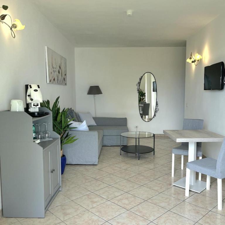 Hotel Il Gabbiano - Comfort Room with Patio and Sea View - 3