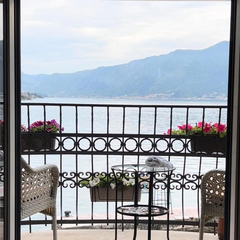 Apartment Lukiduki at the beach - Kotor - Apartment with Sea View - 8