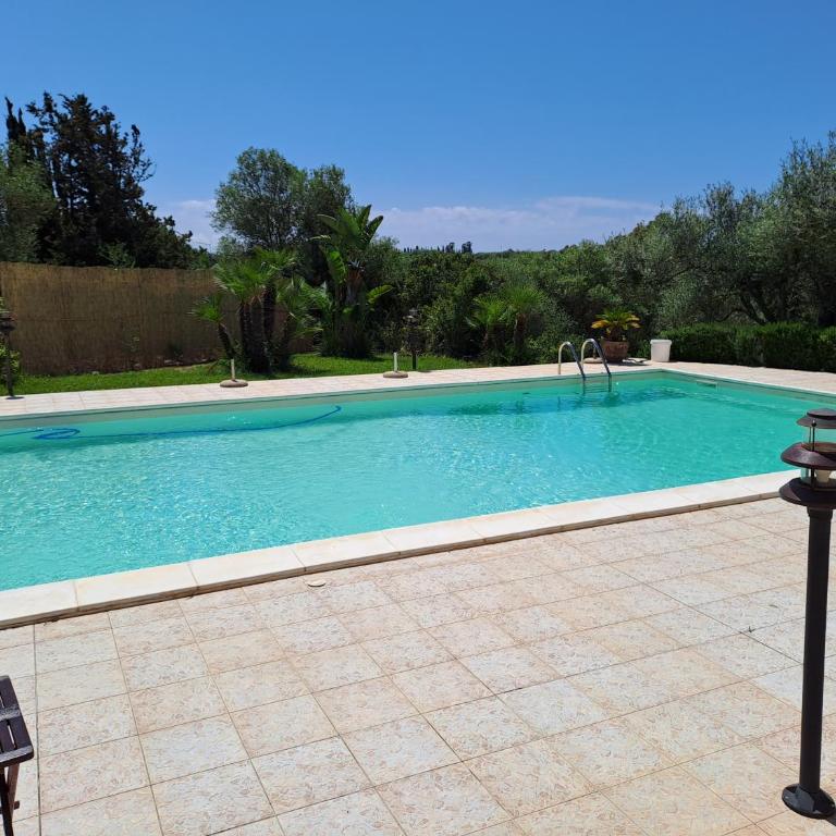 B&B Castiglias - Camera Matrimoniale con Vista Piscina - 13