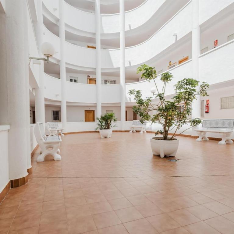 Apartamento con Piscina Centrico - Two-Bedroom Apartment - 36