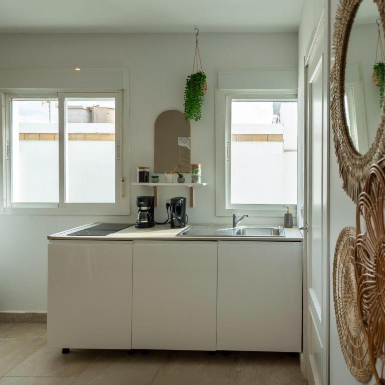 Apartamentos Renaldo & Sarah - Estudio con balcón - 18