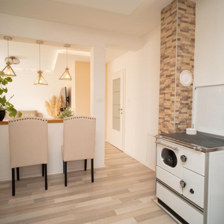 Skywalk House - One-Bedroom House - 23