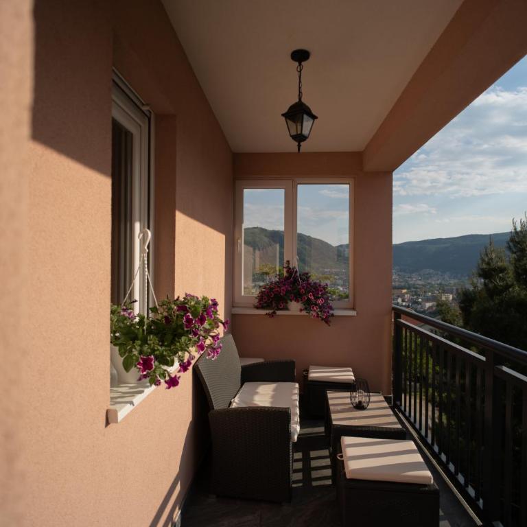 Skywalk House - One-Bedroom House - 15