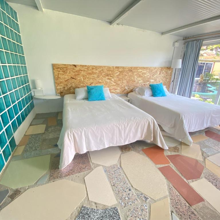 Jacaranda - Habitación con cama grande y vistas al jardín - 30