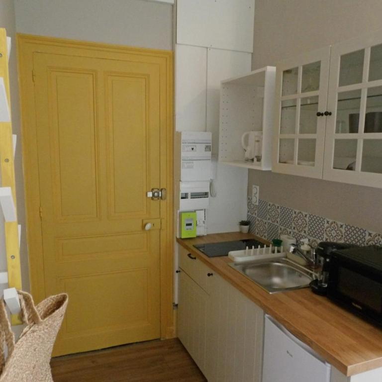 Petit cocon du centre-ville - balcon - Apartment mit 1 Schlafzimmer - 2