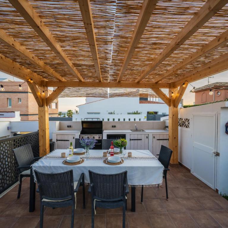 Typical beach house Las Chapas Playa with heated pool - Villa con vistas al mar - 41