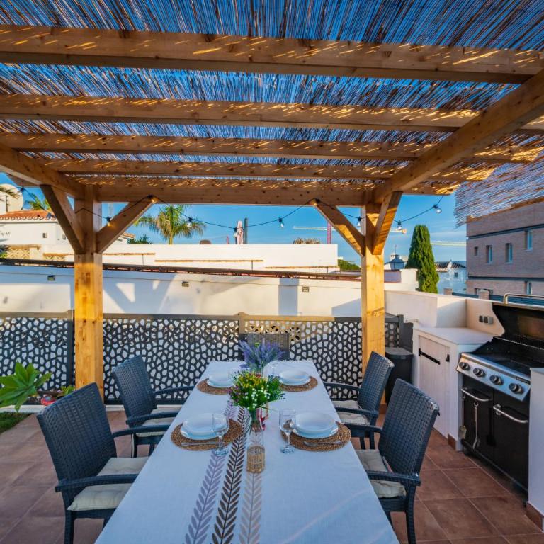Typical beach house Las Chapas Playa with heated pool - Villa con vistas al mar - 39