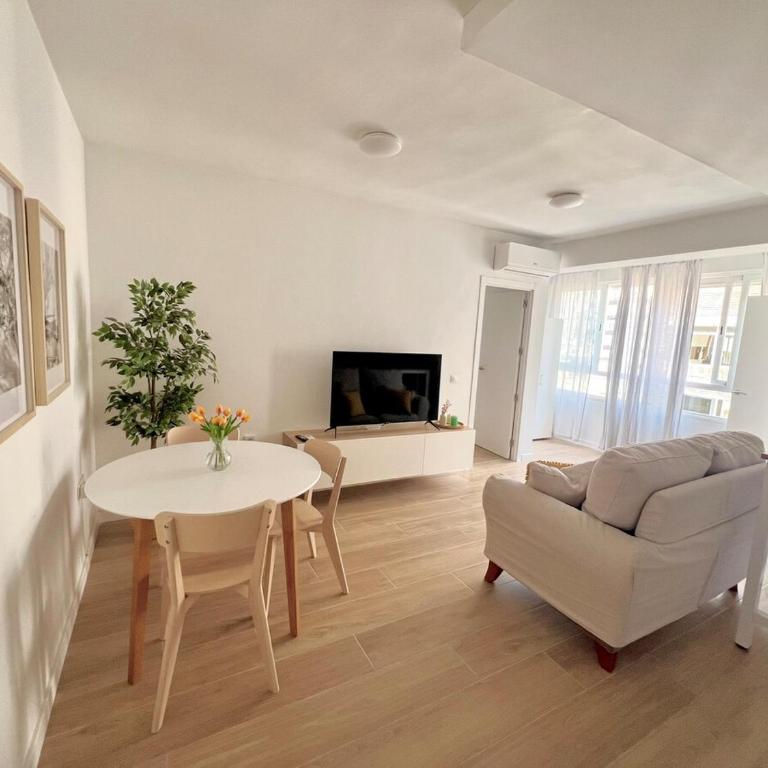 Sol, centro y playa - Apartamento de 1 dormitorio - 2
