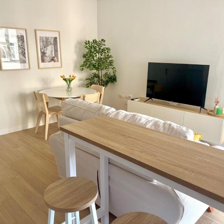 Sol, centro y playa - Apartamento de 1 dormitorio - 1