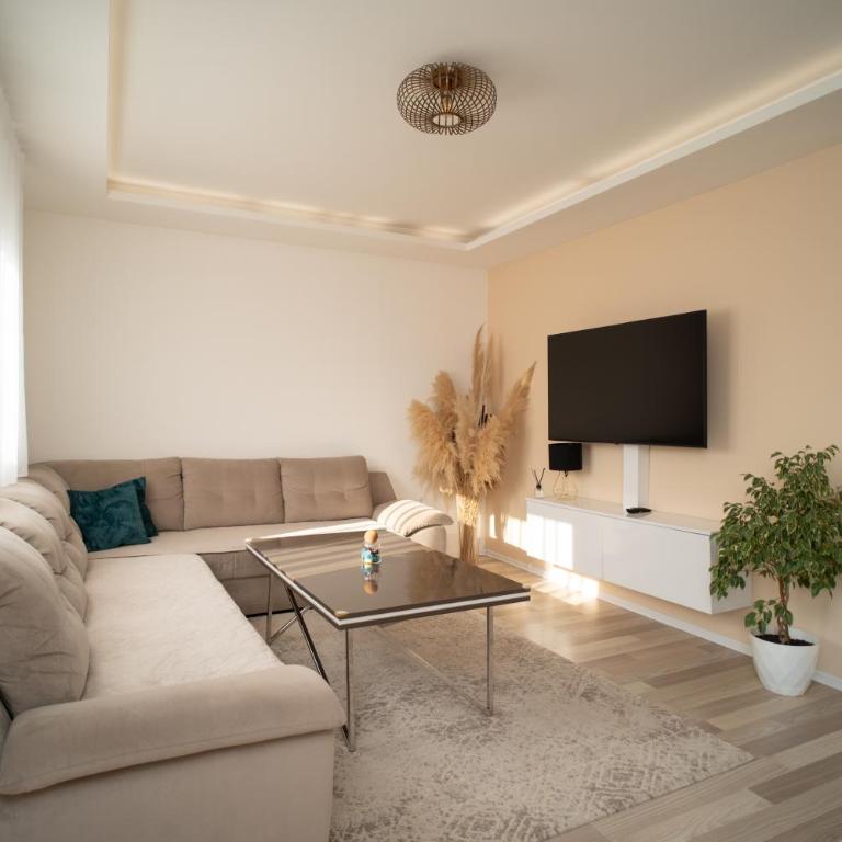 Skywalk House - One-Bedroom House - 53