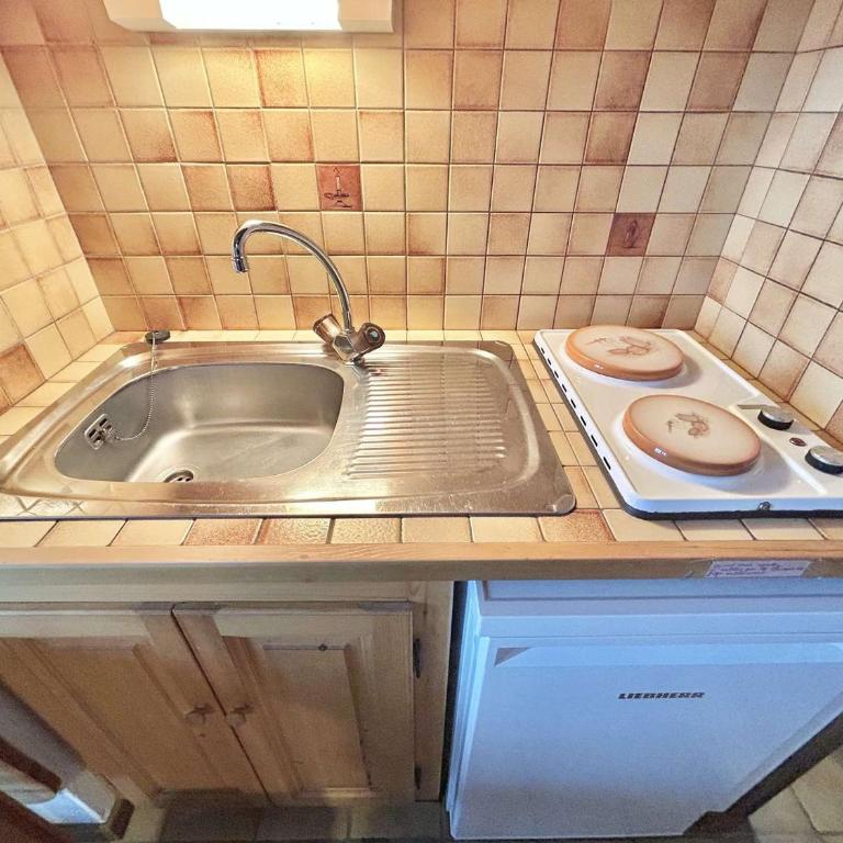 Studio Cabine, 4 Pers. - Balcon, Parking Privé, à 100m des Pistes et Commerces - One-Bedroom Apartment - 9