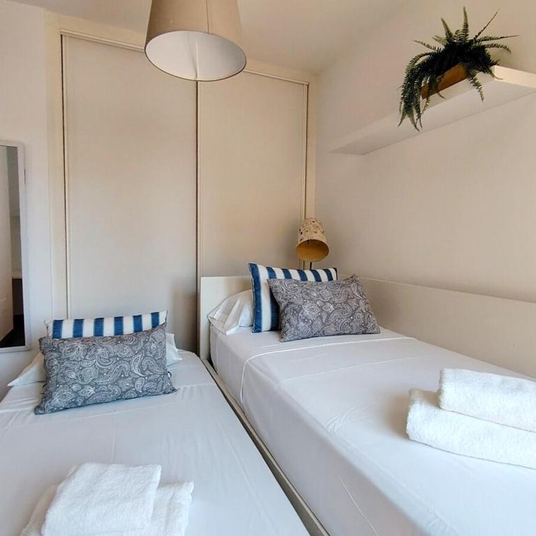 Paseo de Almería Suites en pleno centro de Almería, 2 Hab - Apartamento de 2 dormitorios - 12