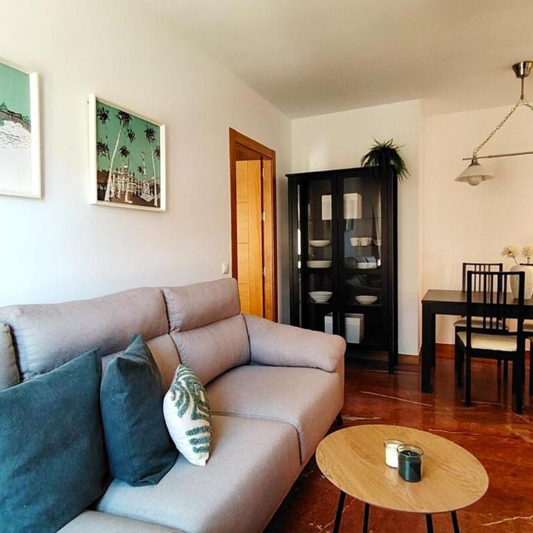 Paseo de Almería Suites en pleno centro de Almería, 2 Hab - Apartamento de 2 dormitorios - 4
