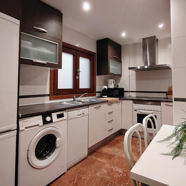 Paseo de Almería Suites en pleno centro de Almería, 2 Hab - Apartamento de 2 dormitorios - 14