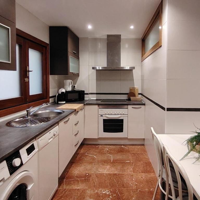 Paseo de Almería Suites en pleno centro de Almería, 2 Hab - Apartamento de 2 dormitorios - 13