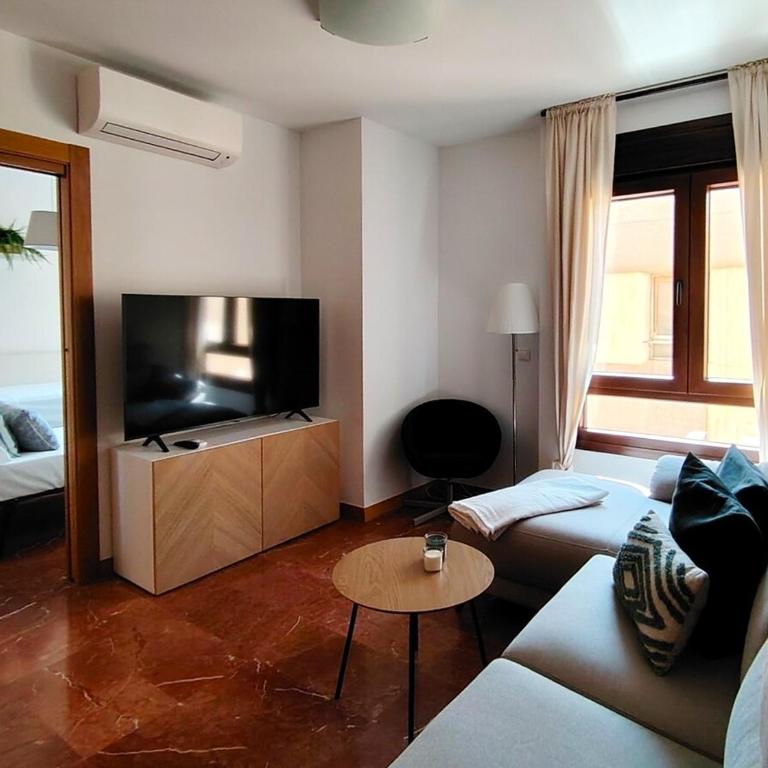 Paseo de Almería Suites en pleno centro de Almería, 2 Hab - Apartamento de 2 dormitorios - 3