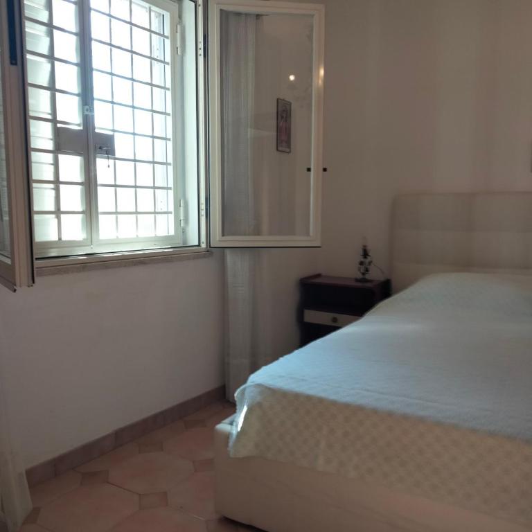Etna view Villa Letizia a Taormina - Three-Bedroom House - 30