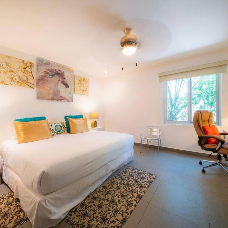 Condo Valentine 5 STAR, 4 Pools, Gym, Concierge Services, 24-HR Security - Three-Bedroom Apartment - 3