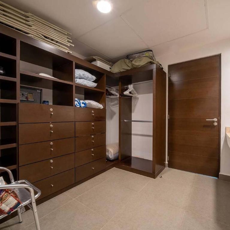 Condo Valentine 5 STAR, 4 Pools, Gym, Concierge Services, 24-HR Security - Three-Bedroom Apartment - 7