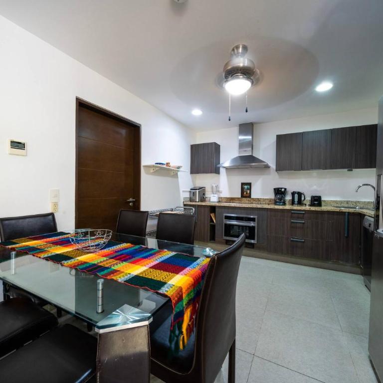 Condo Valentine 5 STAR, 4 Pools, Gym, Concierge Services, 24-HR Security - Three-Bedroom Apartment - 16