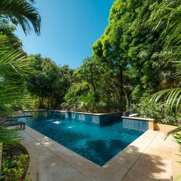Condo Valentine 5 STAR, 4 Pools, Gym, Concierge Services, 24-HR Security - Three-Bedroom Apartment - 1