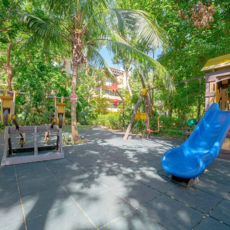 Condo Valentine 5 STAR, 4 Pools, Gym, Concierge Services, 24-HR Security - Three-Bedroom Apartment - 30