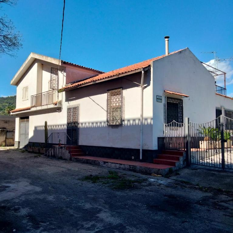 Etna view Villa Letizia a Taormina - Three-Bedroom House - 40