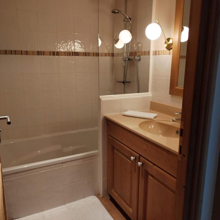 L'Ecrin de la Baie, Duplex les pieds dans l'eau 6 Pers avec Parking & Plage Privée - Appartement - 40