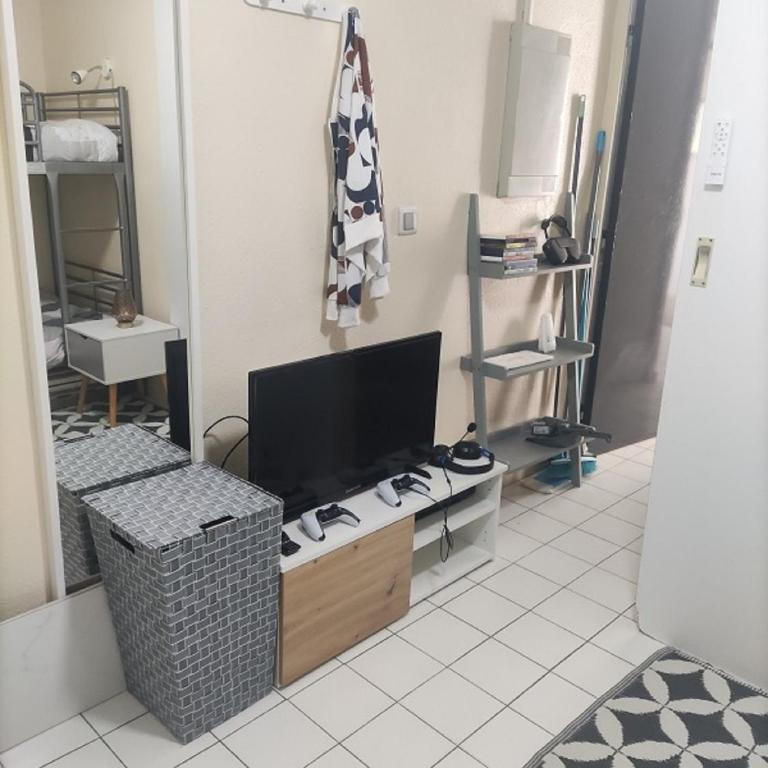 Vittoria Immobilier 6 -REGLEMENT SUR PLACE - chèques vacances acceptés - Apartment with Terrace - 4