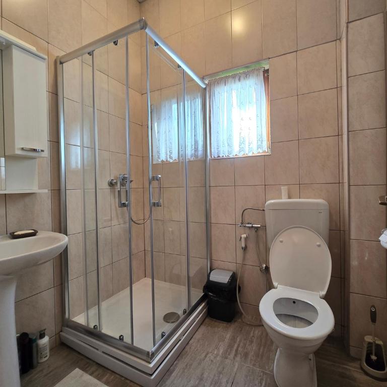 Apartman Nedim - Free Parking & Garden near Airport - Two-Bedroom Apartment - 6