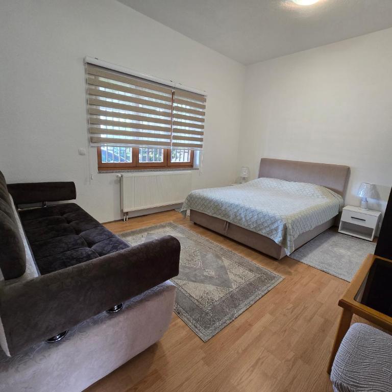 Apartman Nedim - Free Parking & Garden near Airport - Two-Bedroom Apartment - 12